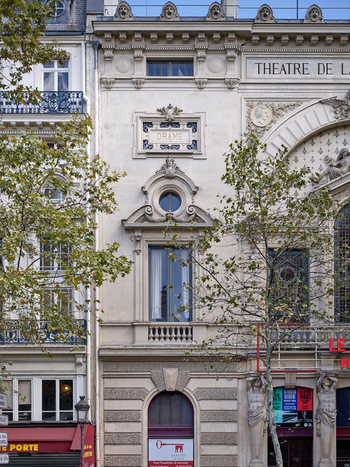 Porte Saint-Martin (10e arrondissement), théâtre de la