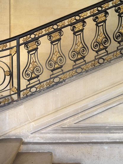 rampe d'appui, escalier de l' hôtel du Châtelet, actuellement Ministère du Travail (non étudié)