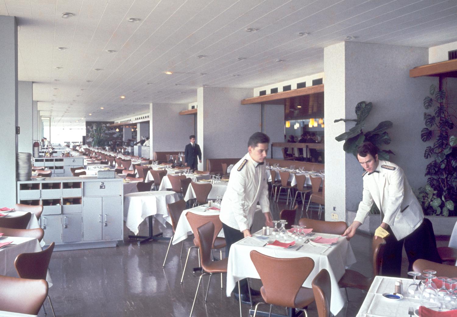Les Installations terminales, Orly 4 dans les années 1960