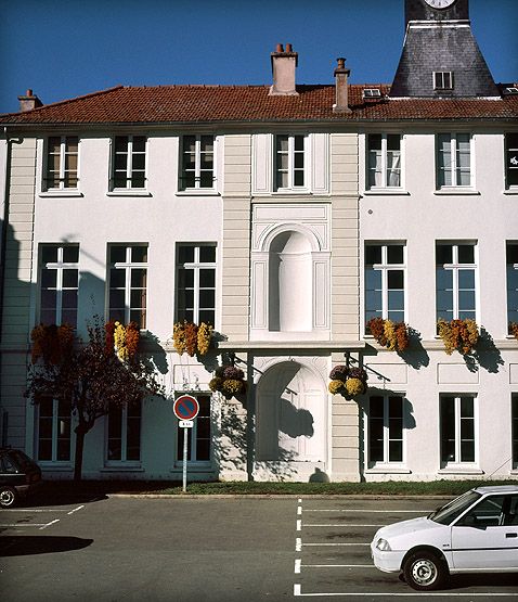 maison de campagne dite château de la Princesse, mairie-école de garçons, actuellement bibliothèque Saint-Exupéry
