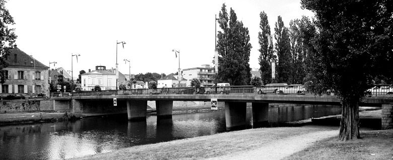 pont de Lattre de Tassigny