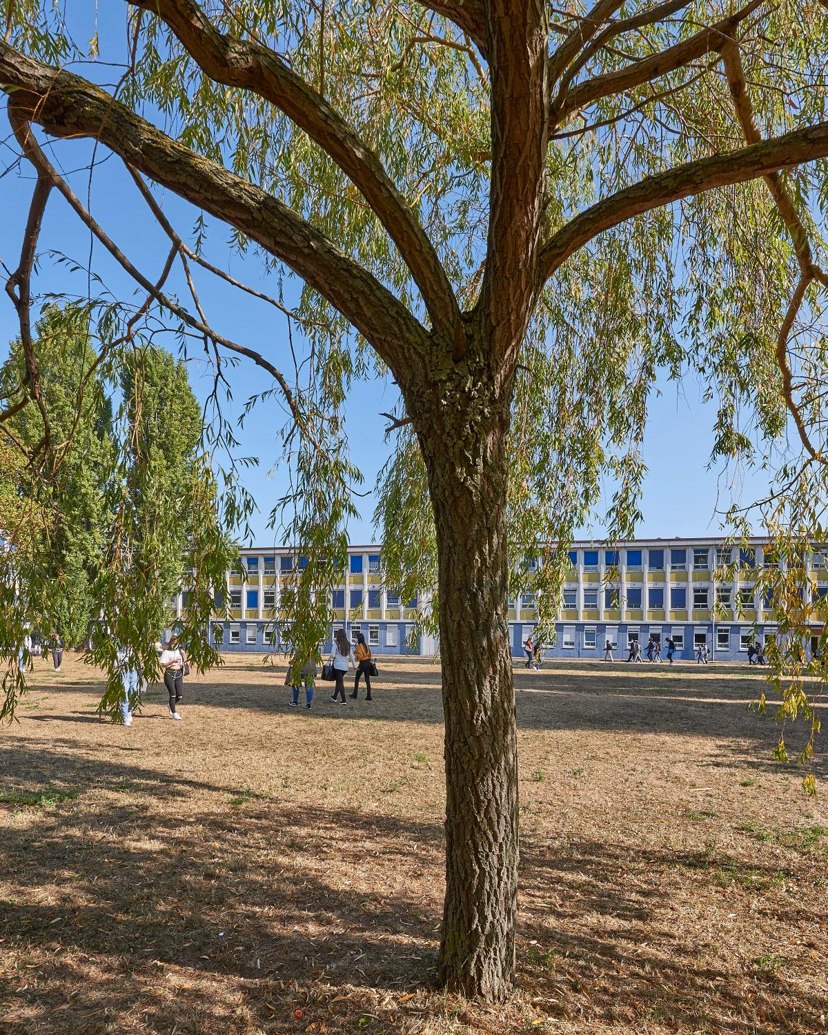 Lycée Eugène-Delacroix