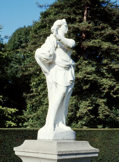 statue : allégorie féminine