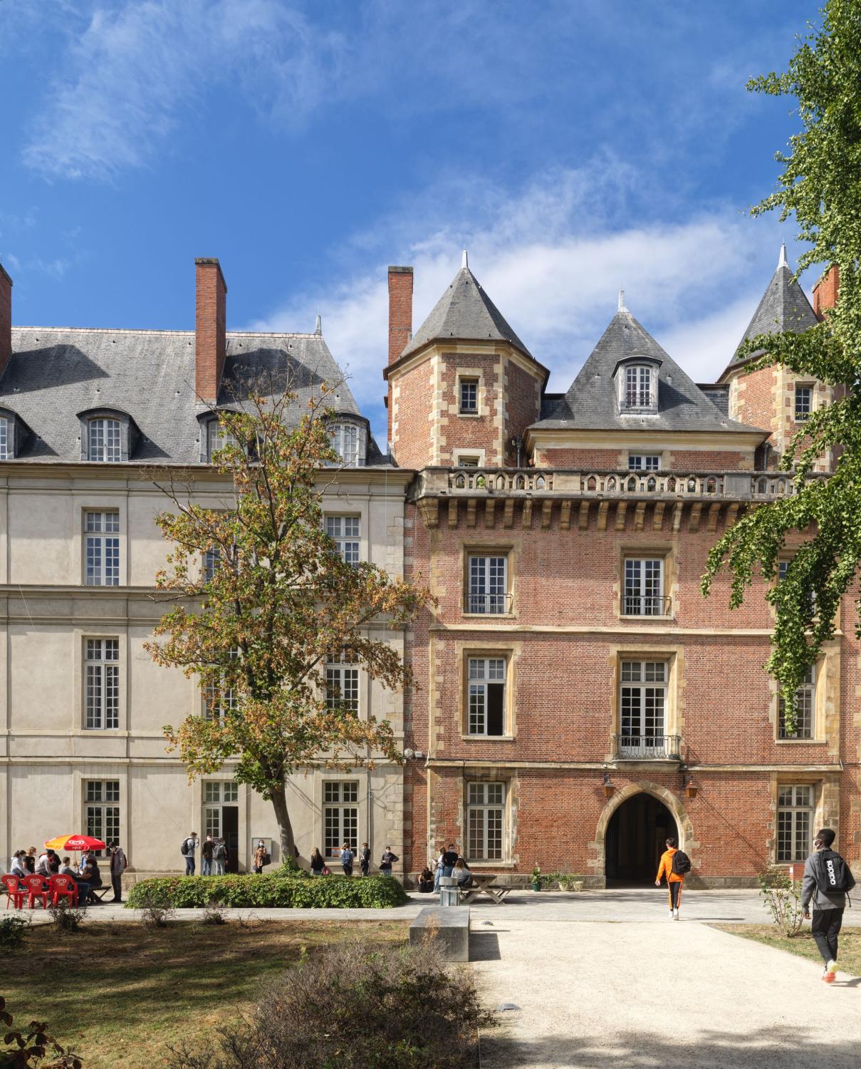 Lycée Jean-Baptiste-Corot