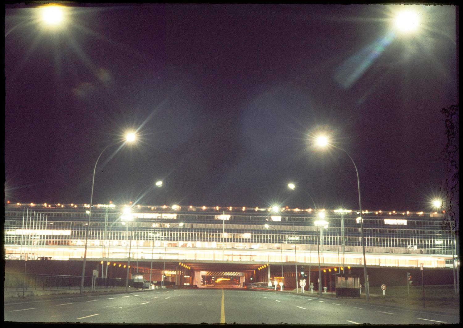 Orly 4 (depuis 2019), Orly-Sud (de 1971 à 2019), Installations terminales (de 1961 à 1971) Aérogare Sud ( de 1954 à 1961)