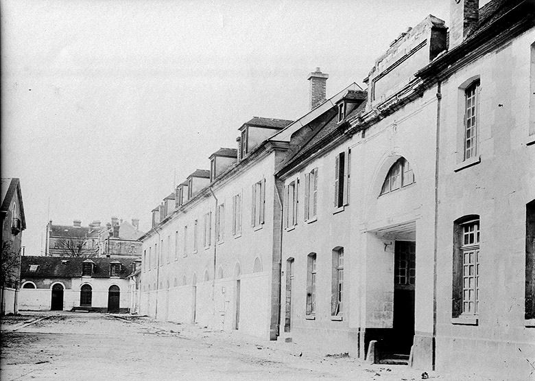 quartier de cavalerie Saint-Ambroise, puis Augereau