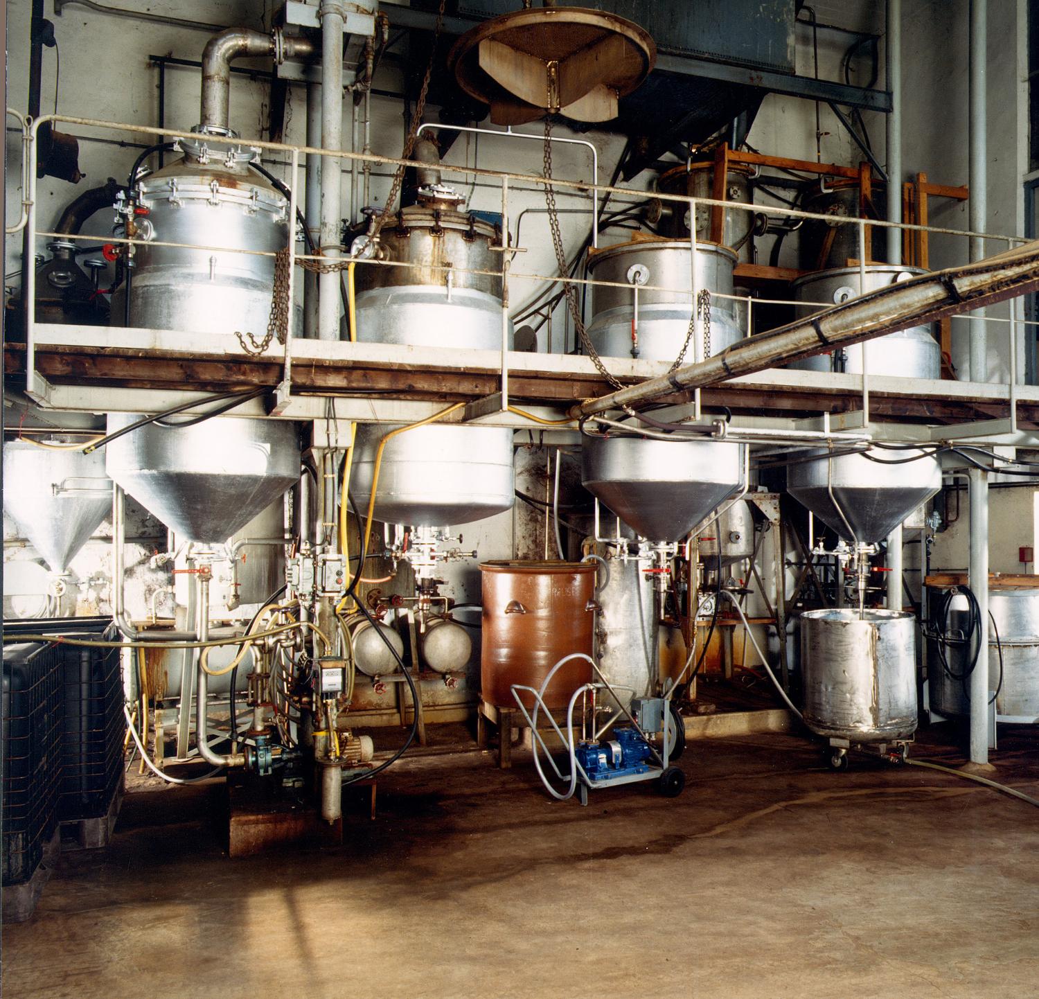 brasserie de cidre et distillerie de liqueur Paul Fouché ; puis distillerie de plantes médicinales Fouché Frères ; puis usine de tisanes Fouché