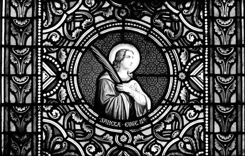 4 verrières figurées décoratives (série) : armoiries, sainte Eugénie, saint Saturnin, saint Lucien de Beauvais (baies 15, 16, 19, 20)