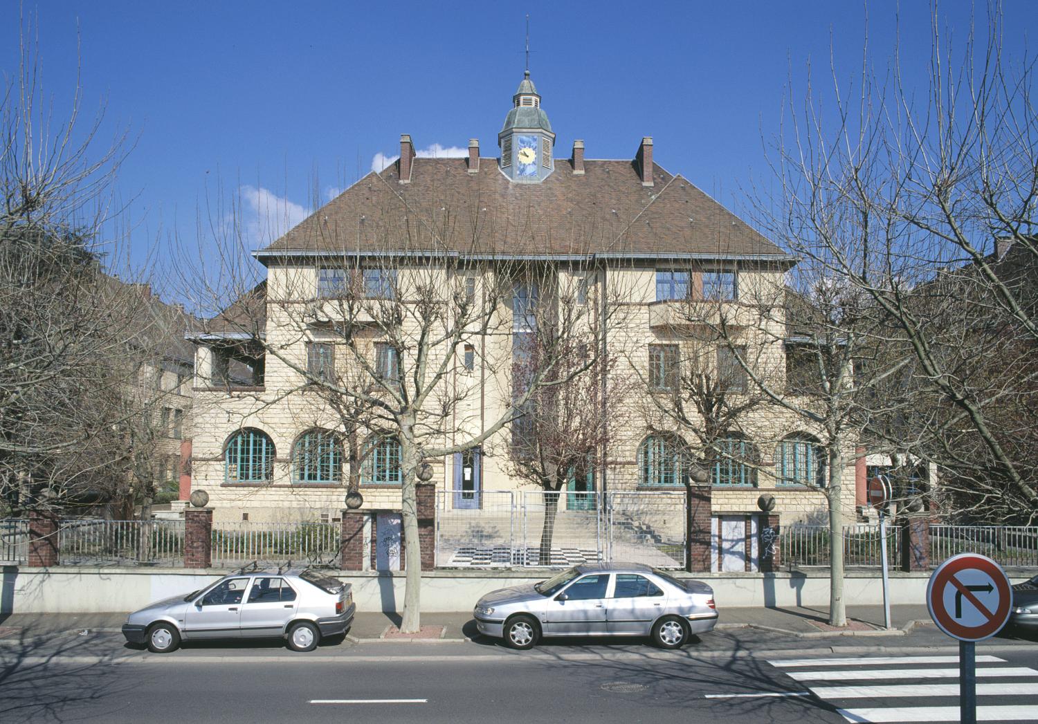 Lycée Jules-Ferry, ancien groupe scolaire