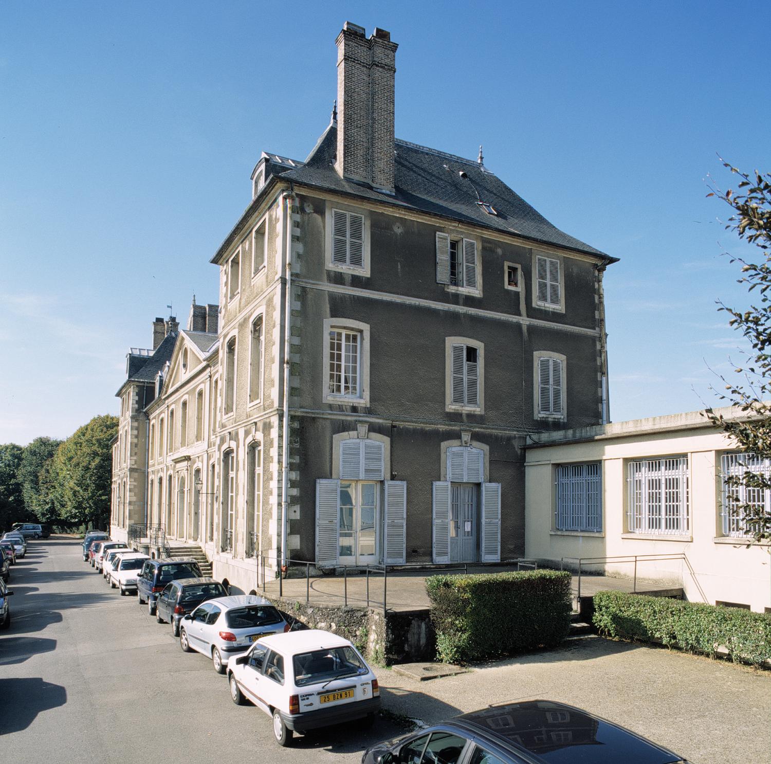 Château d'Athis, actuellement école Saint-Charles