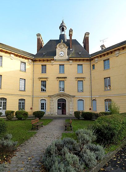 couvent d'ursulines, puis collège, aujourd'hui lycée