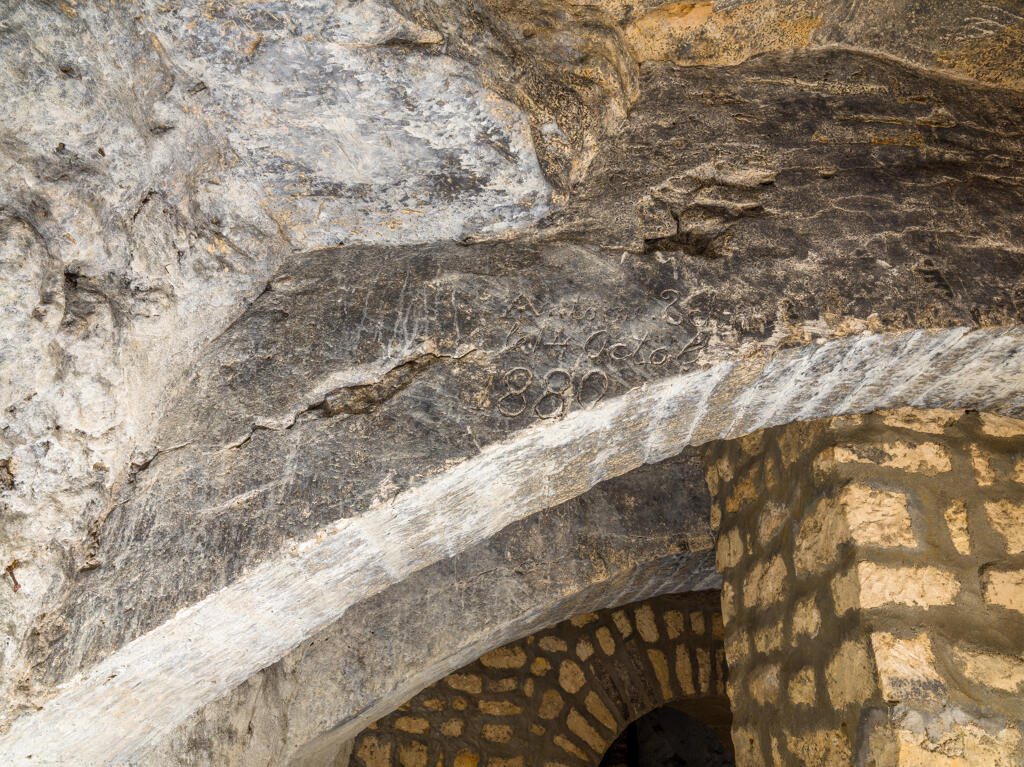 Carrière souterraine dite cave-carrière Delacroix