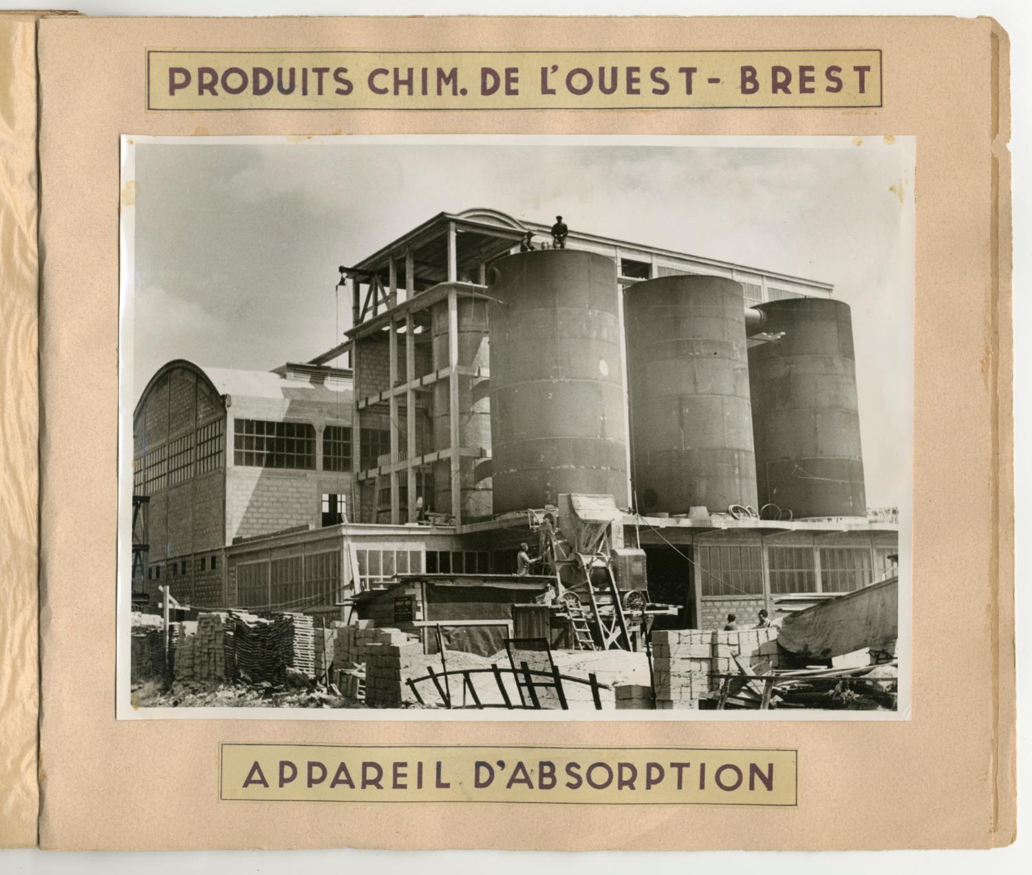 Usine de produits chimiques Poulenc Frères, puis usine d'engrais de la Société Française du Lysol, puis usine de chaudronnerie et usine d'articles en matière plastique (usine d'enceintes de confinement) Ateliers de Technochimie