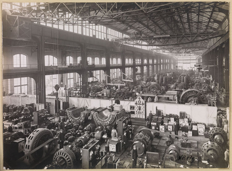 Usine de matériel électrique industriel Schneider et Cie, puis Le Matériel Electrique Scheider-Westinghouse (SW), puis Jeumont-Schneider (JS), actuellement ensemble industriel appelé "Espace Technologique et Industriel de Champagne-sur-Seine" (zone ETIC)