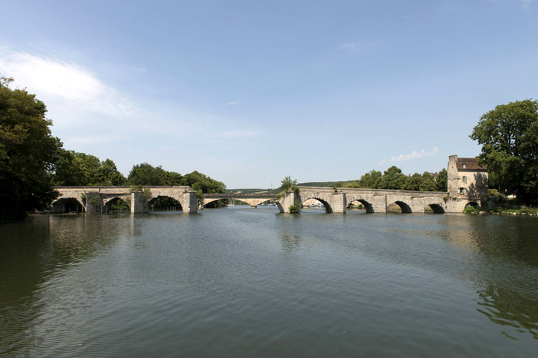 pont routier dit Vieux Pont de Limay