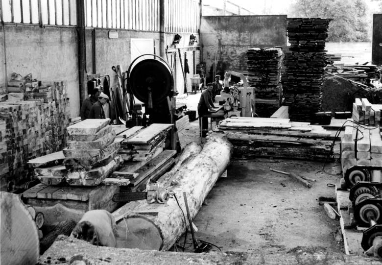 Fontaine-le-Port - scierie et usine de menuiserie (usine de parquets) Millet, actuellement manège à chevaux