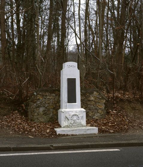 monument commémoratif de la première course de côte automobile