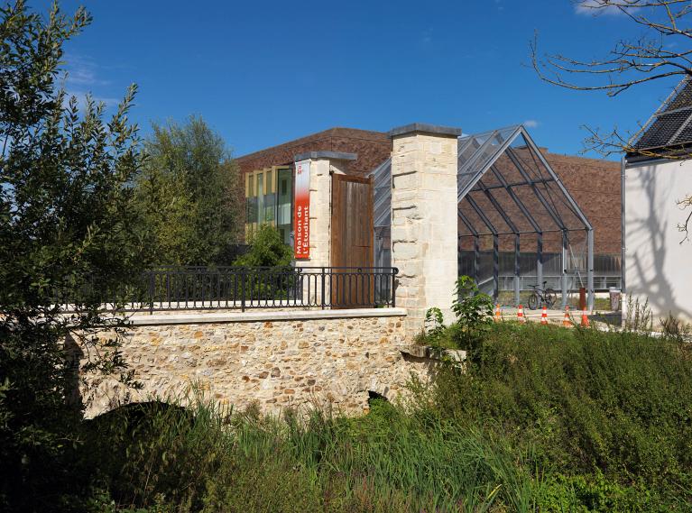 université de Marne-la-Vallée : Maison des étudiants