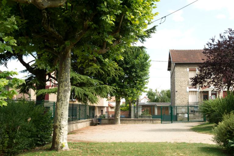 hôtels, maisons, immeubles