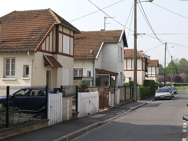 l'habitat collectif de l'OIN ORSA (Opération d'intérêt national Orly-Rungis-Seine-Amont)