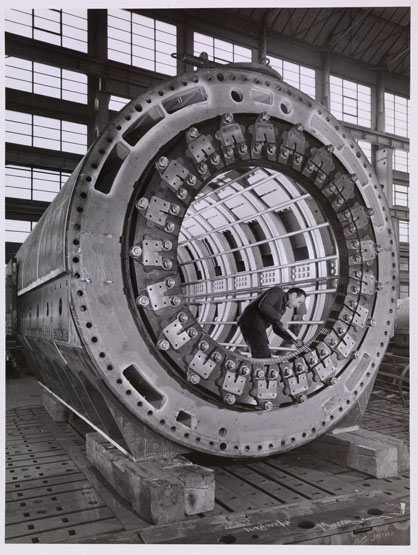 Usine de matériel électrique industriel Schneider et Cie, puis Le Matériel Electrique Scheider-Westinghouse (SW), puis Jeumont-Schneider (JS), actuellement ensemble industriel appelé "Espace Technologique et Industriel de Champagne-sur-Seine" (zone ETIC)