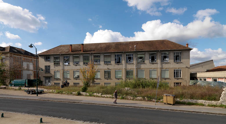 Usine de matériel électrique industriel Schneider et Cie, puis Le Matériel Electrique Scheider-Westinghouse (SW), puis Jeumont-Schneider (JS), actuellement ensemble industriel appelé "Espace Technologique et Industriel de Champagne-sur-Seine" (zone ETIC)