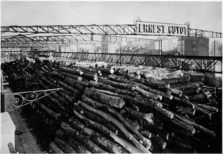 Scierie (usine de bois cintré) Guyot, actuellement entrepôt commercial (détruit après inventaire)