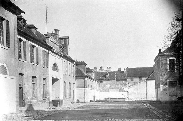 quartier de cavalerie Saint-Ambroise, puis Augereau