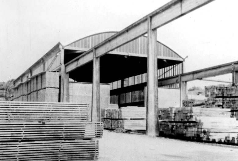 Fontaine-le-Port - scierie et usine de menuiserie (usine de parquets) Millet, actuellement manège à chevaux