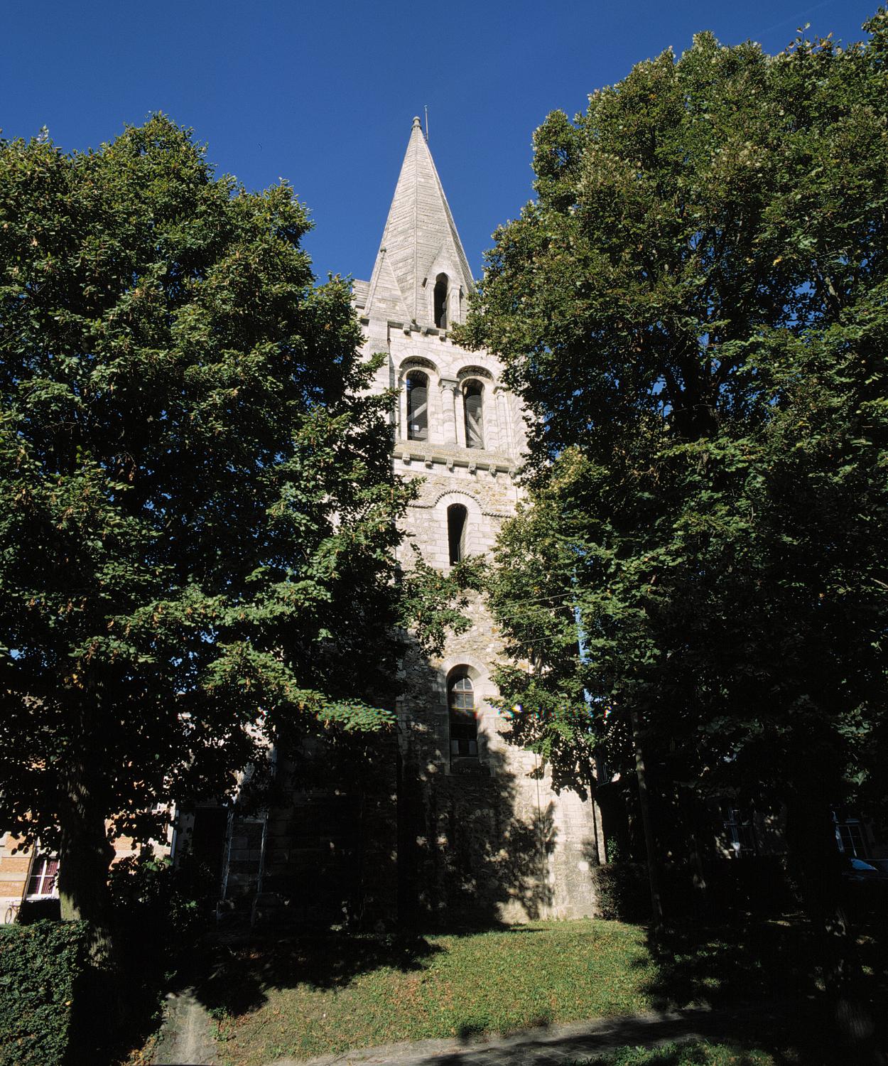 collégiale de chanoines de la congrégation de Saint-Victor, église paroissiale Saint-Denis