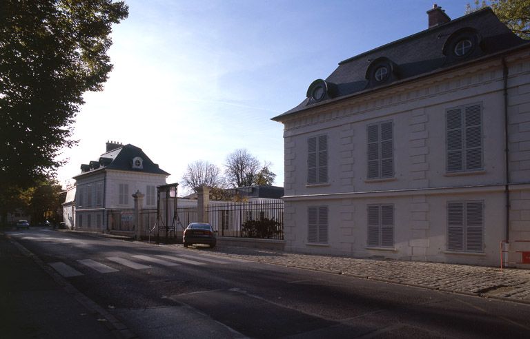 château de Villiers, actuellement bibliothèque municipale et centre culturel