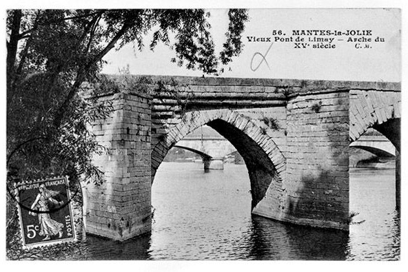 Campagne photographique sur le patrimoine de Mantes-la-Jolie en 1977