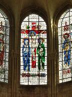 ensemble de 7 verrières : la Crucifixion et les apôtres.