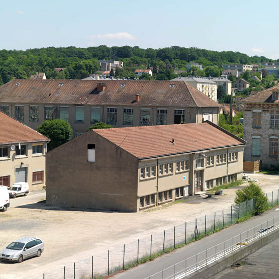 Usine de matériel électrique industriel Schneider et Cie, puis Le Matériel Electrique Scheider-Westinghouse (SW), puis Jeumont-Schneider (JS), actuellement ensemble industriel appelé "Espace Technologique et Industriel de Champagne-sur-Seine" (zone ETIC)