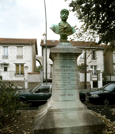 monument de Mathias Manternach