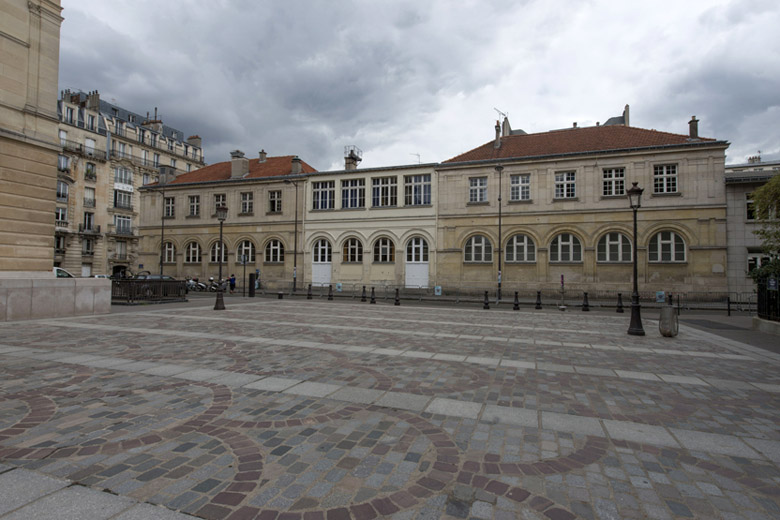 École primaire de garçons actuellement école élémentaire.