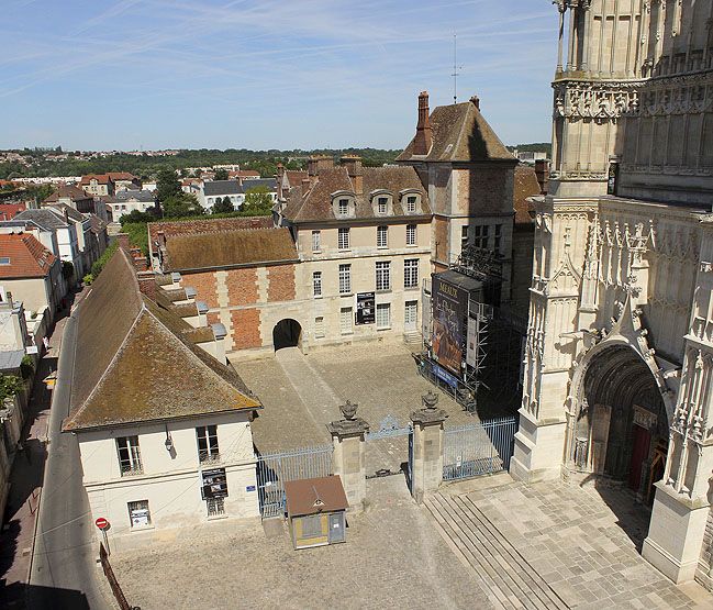 évêché, aujourd'hui musée Bossuet