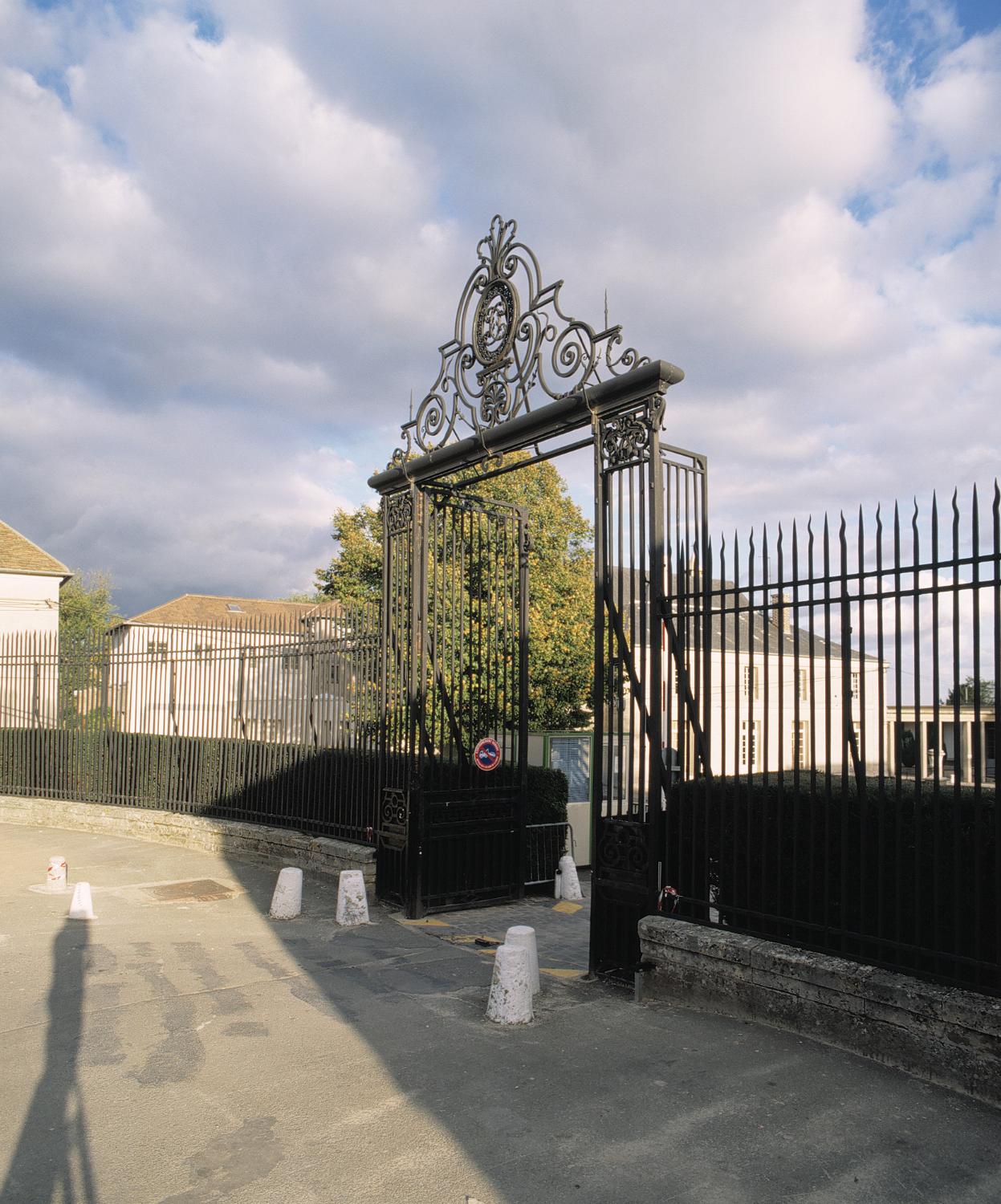 Château d'Athis, actuellement école Saint-Charles