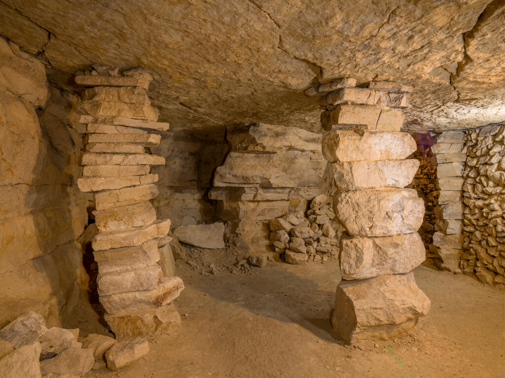 Carrière souterraine dite cave-carrière Delacroix