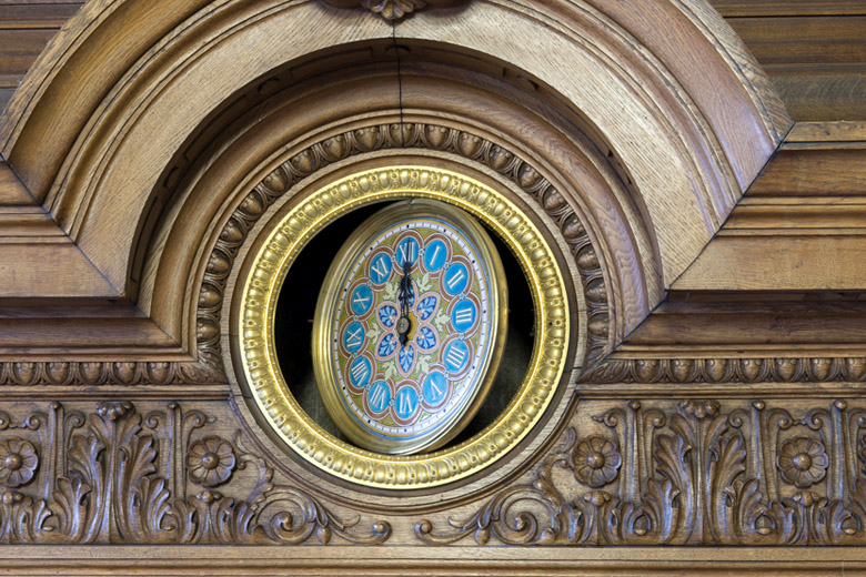 Horloge de la cheminée de la salle des mariages