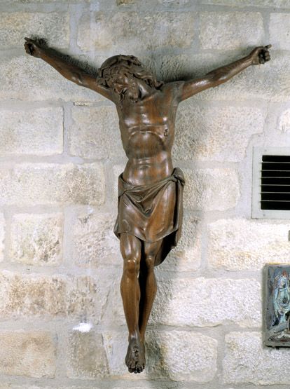 statue : Christ en croix