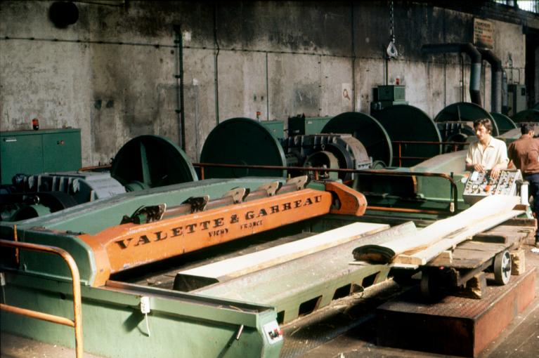 Scierie Cavillet, puis usine de bois de placage Société parisienne de bois tranché et déroulé, puis Société parisienne de tranchage et déroulage, puis société Maréchaux, puis entrepôt commercial (détruit après inventaire)