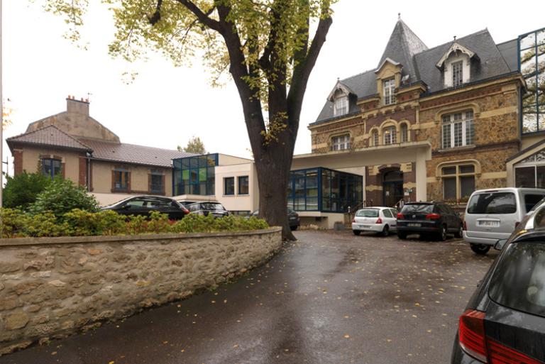 hôtels, maisons, immeubles