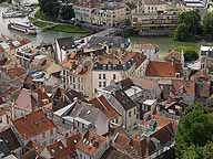 Vue panoramique prise depuis le clocher de la cathédrale : le sud du quartier, vers la Marne.