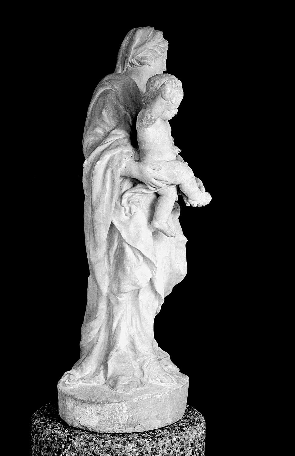 statue : Vierge à l'Enfant (n°1)