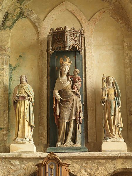 statue de la Vierge à l'Enfant avec son retable