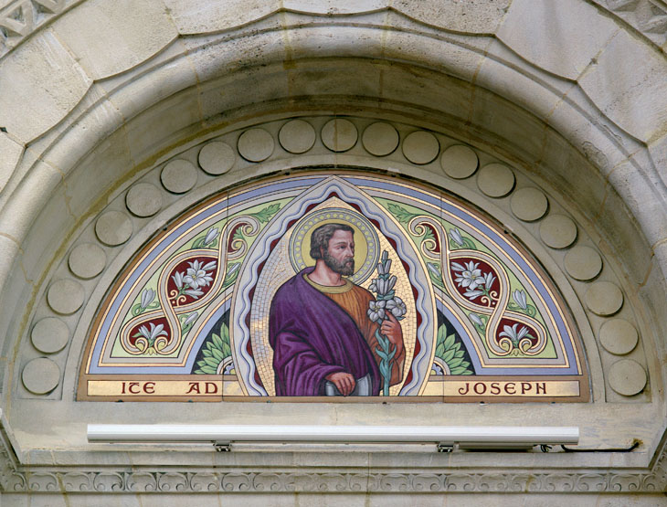 revêtement mural, décor de l'élévation extérieure : Christ, Joseph, Vierge, saint et saintes