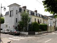 Une autre séquence de maisons mitoyennes boulevard du Maréchal-Juin.