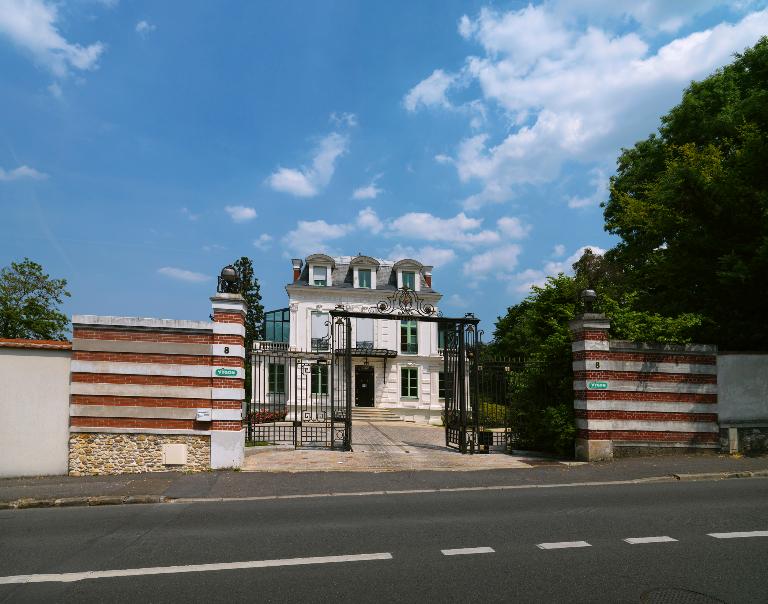 Villa "La Houssaie" 8, rue de Paris