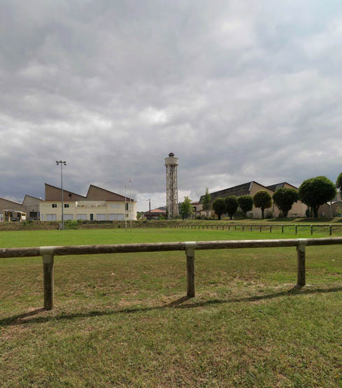 Usine de matériel électrique industriel Schneider et Cie, puis Le Matériel Electrique Scheider-Westinghouse (SW), puis Jeumont-Schneider (JS), actuellement ensemble industriel appelé "Espace Technologique et Industriel de Champagne-sur-Seine" (zone ETIC)